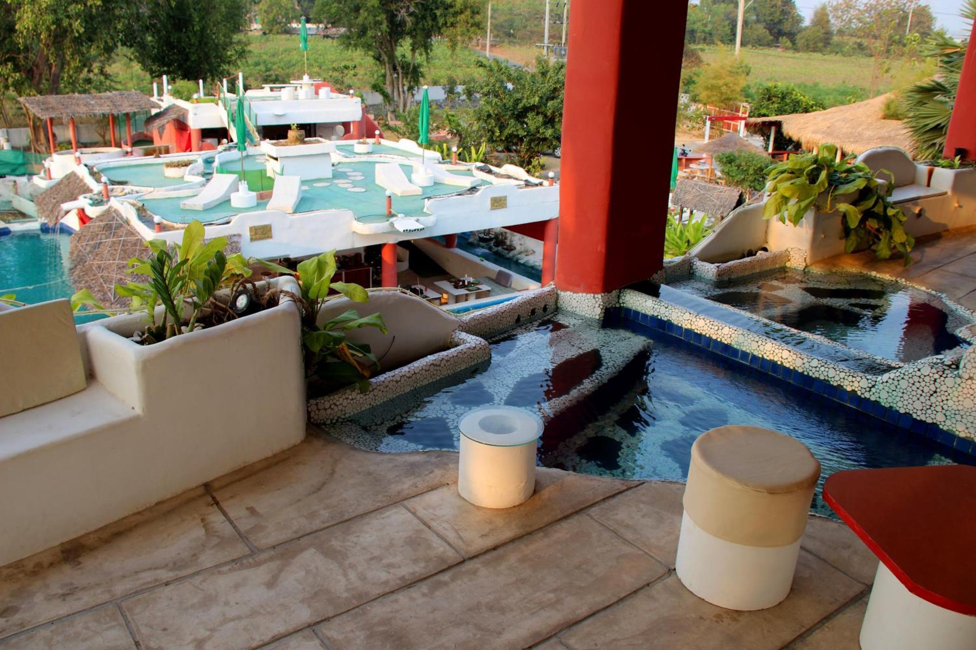 Mirabel Club Resort Jomtien Exterior foto